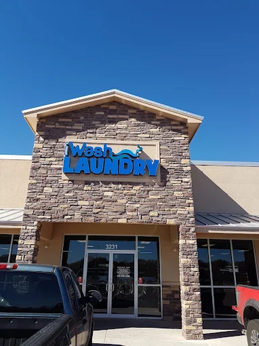 iWash Laundry storefront in Odessa, TX